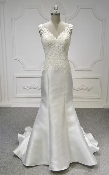 Sleeveless Lace Satin Mermaid V-neck Wedding Dress Styles With Ruching And Illusion Back