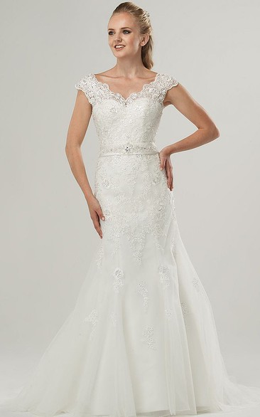 Sheath Cap-Sleeve V-Neck Jeweled Lace Wedding Dress With Bow