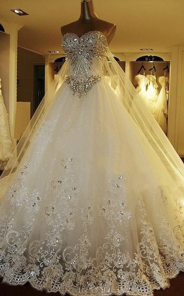 Watteau Train Luxury Strapless Sweetheart Princess Wedding Dress With Train And Beading And Lace Appliques