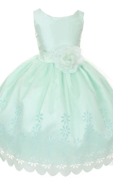 Sleeveless A-line Dress With Flower and Pleats