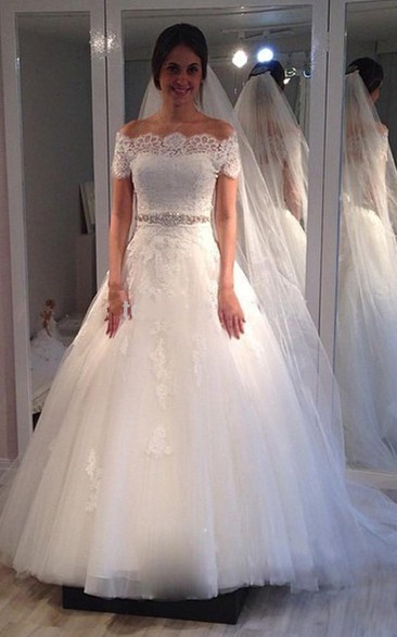 Off-shoulder Scalloped Short Sleeves Tulle Ball Gown With Beadings