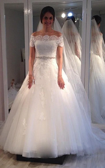 Off-shoulder Scalloped Short Sleeves Tulle Ball Gown With Beadings