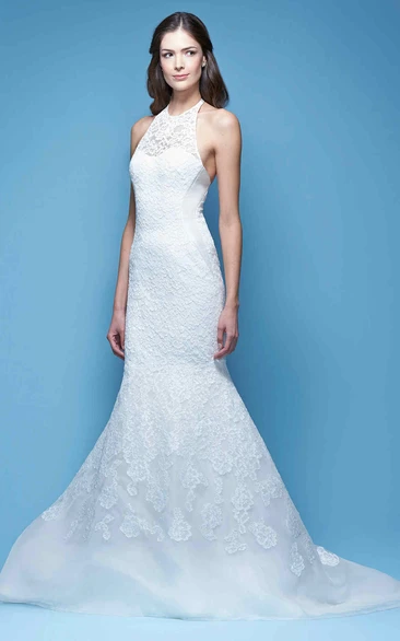 Floor-Length Scoop-Neck Sleeveless Appliqued Lace Wedding Dress