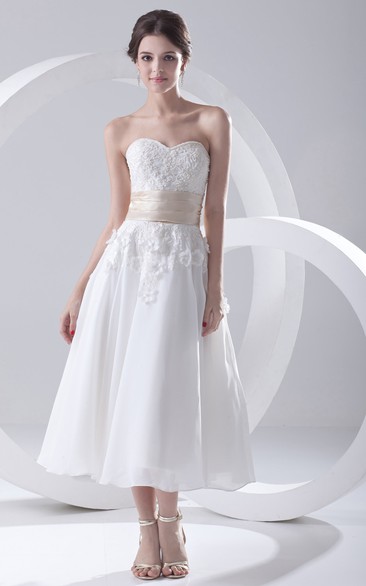 Sweetheart Tea-Length Short Dress With Flowers and Appliques