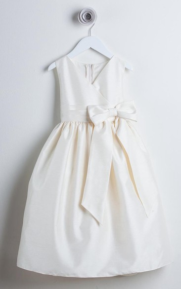 V-Neck Bowed Sleeveless Flower Girl Dress