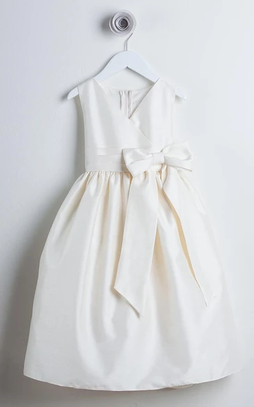 V-Neck Bowed Sleeveless Flower Girl Dress