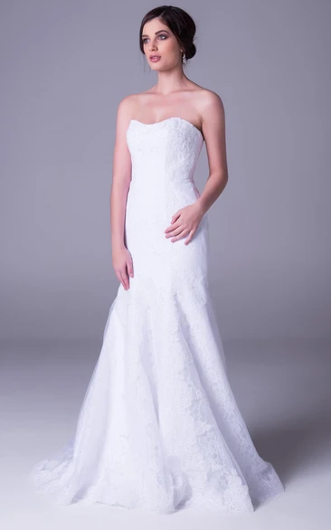 A-Line Appliqued Sleeveless Strapless Long Lace Wedding Dress