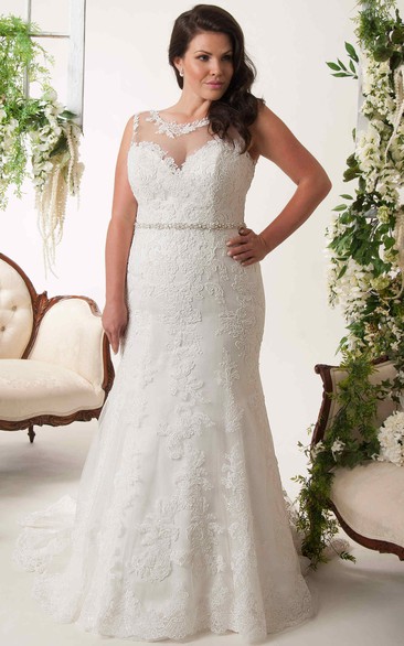 Sheath Sleeveless Scoop-Neck Appliqued Floor-Length Lace Plus Size Wedding Dress With Waist Jewellery