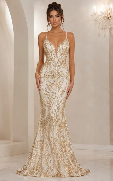Elfenbeinfarbenes und goldenes Pailletten-Abendkleid mit tiefem V-Ausschnitt im Meerjungfrauenstil