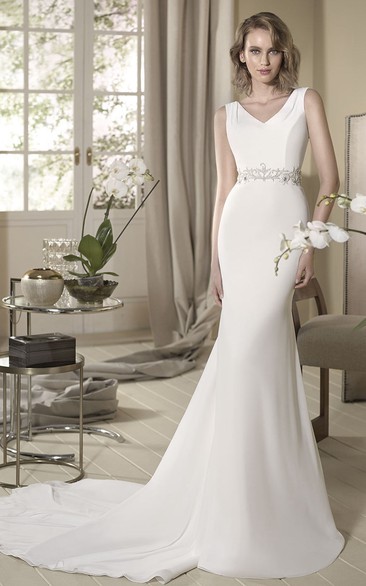 Sheath Long V-Neck Sleeveless Jeweled Wedding Dress With Appliques