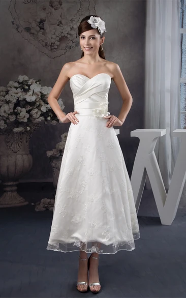 Sweetheart Criss-Cross Tea-Length Flower and Dress With Appliques