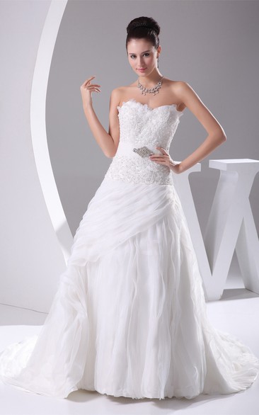 Sweetheart A-Line Tulle Appliqued Beading and Dress With Broach