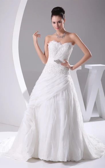 Sweetheart A-Line Tulle Appliqued Beading and Dress With Broach