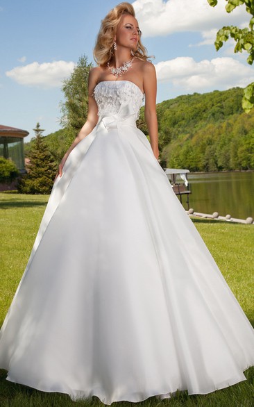 A-Line Ball-Gown Strapless Bowed Floor-Length Sleeveless Satin Wedding Dress With Lace-Up Back