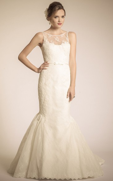 Mermaid Appliqued Scoop-Neck Floor-Length Sleeveless Lace Wedding Dress With Ruffles