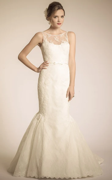 Mermaid Appliqued Scoop-Neck Floor-Length Sleeveless Lace Wedding Dress With Ruffles