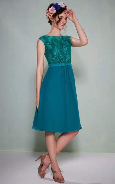 Knee-Length Sleeveless Lace Bateau Neck Chiffon Bridesmaid Dress With Bow