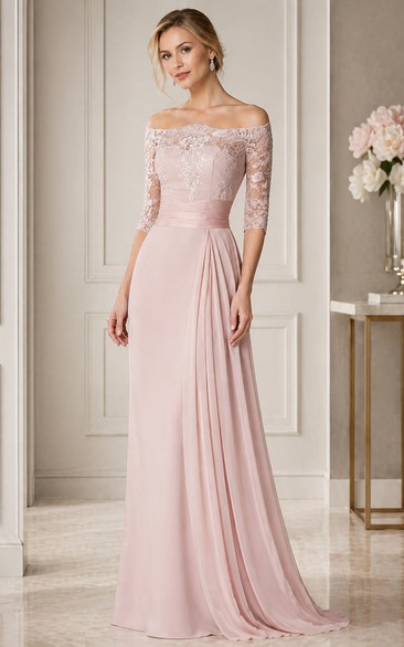 Robe de bal longue en mousseline de soie à manches courtes et épaules dénudées, ornée d'appliqués, coupe fourreau.