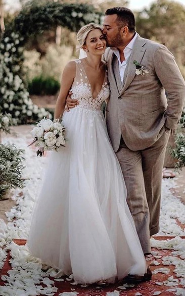 V-neck Sleeveless Tulle A-line Pleated Country Beach Wedding Dress with Lace Top