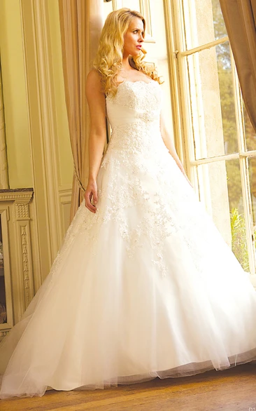 A-Line Ball-Gown Strapless Floor-Length Appliqued Sleeveless Lace&Tulle Wedding Dress With Backless Style And Court Train