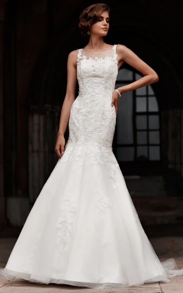 Trumpet Sleeveless Appliqued Floor-Length Scoop-Neck Lace&Satin Wedding Dress