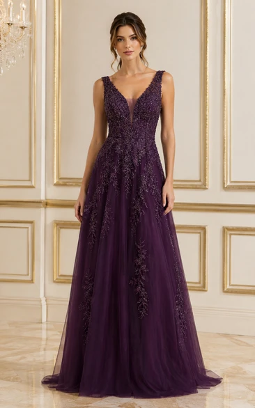 Vestido de noche morado ciruela con cuentas y escote en V, corte en A, de tul.
