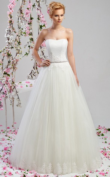 A-Line Long Appliqued Strapless Sleeveless Satin&Tulle Wedding Dress With Waist Jewellery And Cape