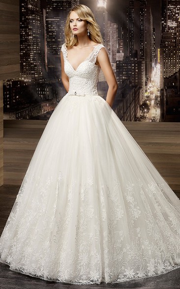 V-neck A-line Flower Lace Gown with Open Back and Appliques Straps 