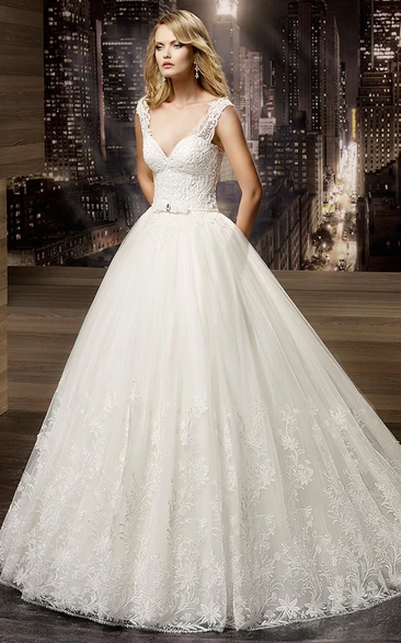 V-neck A-line Flower Lace Gown with Open Back and Appliques Straps 