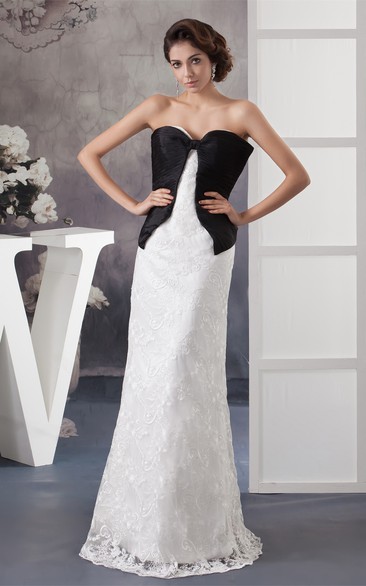 Sweetheart Sheath Black-And-White Appliques and Dress With Ruching