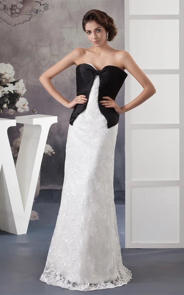 Sweetheart Sheath Black-And-White Appliques and Dress With Ruching
