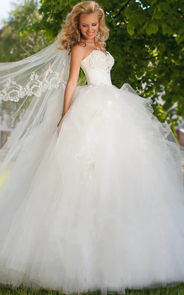 Floor-Length Sweetheart Beaded Tulle Wedding Dress With Ruffles And Lace Up