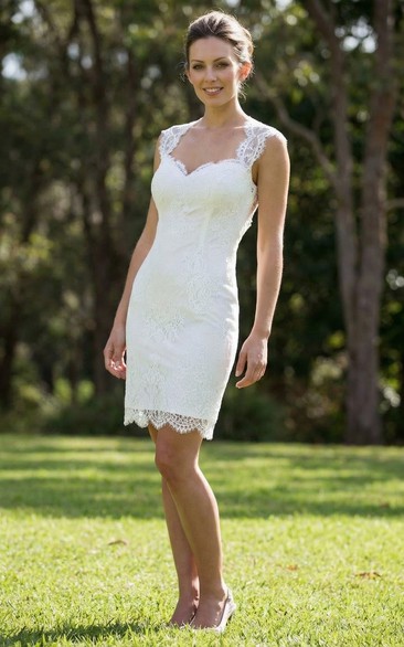 Sleeveless Queen Anne Neck Lace Wedding Dress