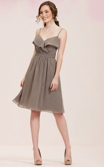 Sleeveless Knee-Length Bridesmaid Dress With Spaghetti Straps And Ruffles