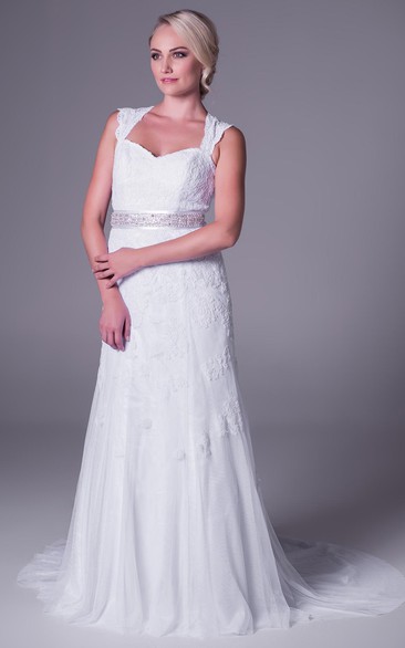 Maxi Queen Anne Appliqued Lace Wedding Dress With Court Train And Keyhole