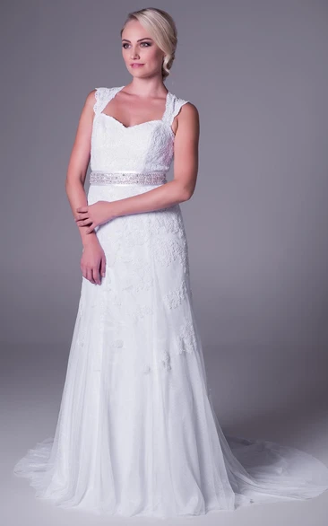 Maxi Queen Anne Appliqued Lace Wedding Dress With Court Train And Keyhole