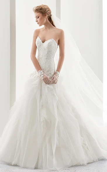 Sweetheart Appliques Lace Bridal Gown With Ruffles And Court Train