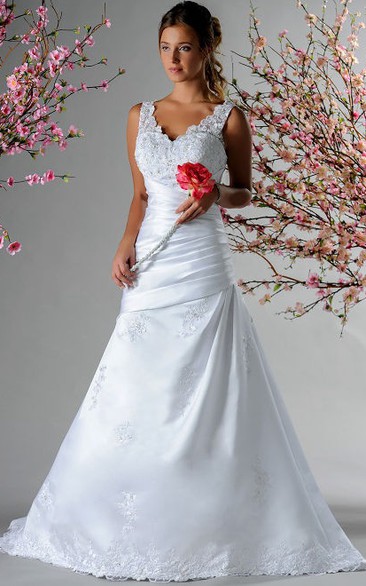 Appliqued V Neck Taffeta Waist Bridal Gown With Tulle Skirt