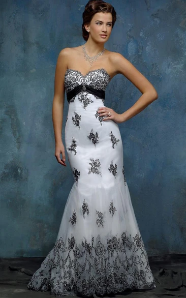 Sheath Sweetheart Appliqued Floor-Length Sleeveless Tulle&Satin Wedding Dress With Broach And Zipper Back