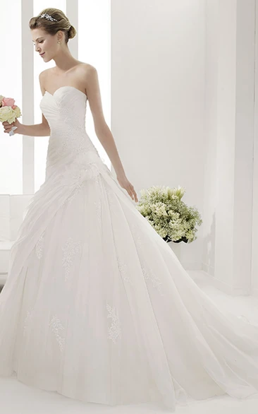 Criss-cross Sweetheart Mermaid Bridal Gown With Appliques And Flower