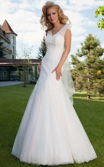 Mermaid Sleeveless V-Neck Lace Wedding Dress With Keyhole