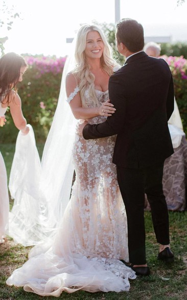 Sexy Illusion Off-the-shoulder Lace Applique Mermaid Tulle Beach Wedding Dress