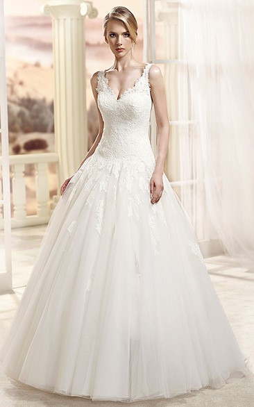 Ball Gown Sleeveless Appliqued Long V-Neck Tulle Wedding Dress