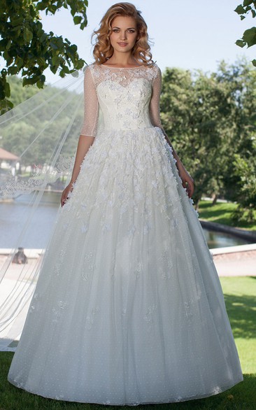 A-Line Appliqued Bateau Neck Half Sleeve Tulle Wedding Dress