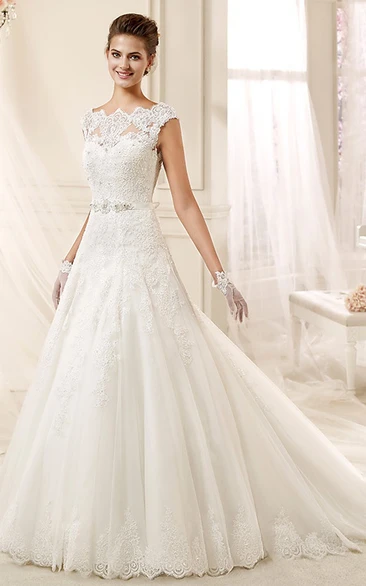 Scalloped-neck A-line Wedding Dress with Cap Sleeves and Appliques