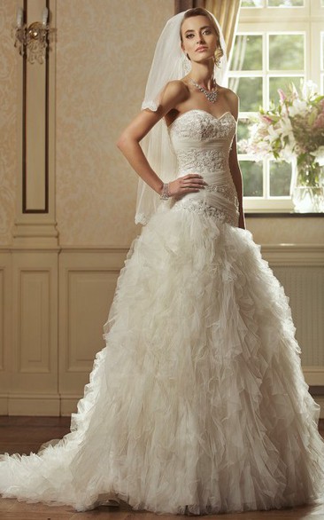 Ball Gown Cascading-Ruffle Sweetheart Floor-Length Sleeveless Tulle Wedding Dress With Beading