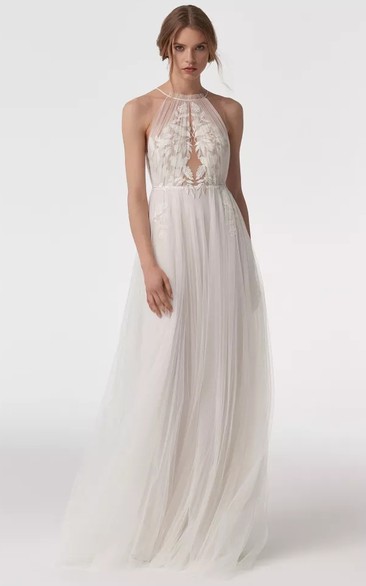 Ethereal High-neck Sleeveless Pleated Empire Tulle Beach Wedding Dress with Applique