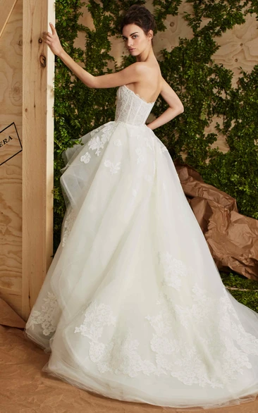 A-Line Sleeveless Long Appliqued Strapless Tulle Wedding Dress