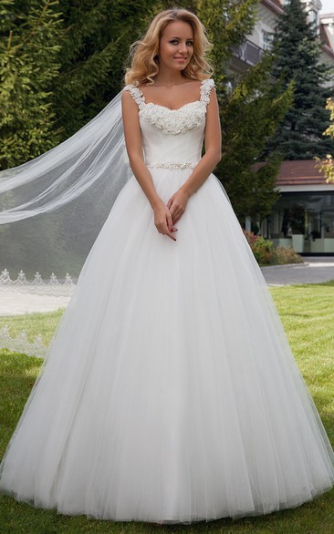 Ball Gown Strapped Sleeveless Tulle Wedding Dress With Beading And Bow
