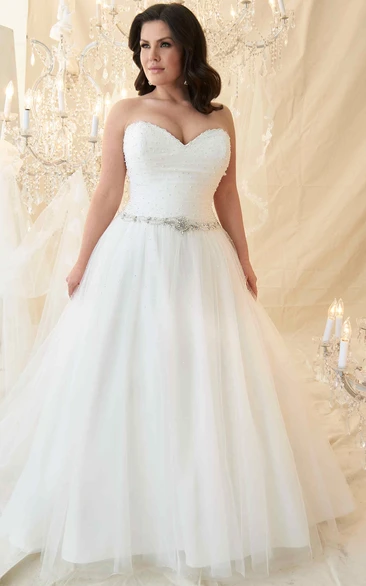 A-Line Sleeveless Long Beaded Sweetheart Tulle Plus Size Wedding Dress With Waist Jewellery